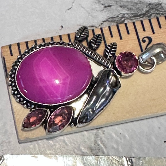 Artisan Pink Dyed Agate Pendant With Glass Accents Silver Tone Metal - Picture 5 of 8